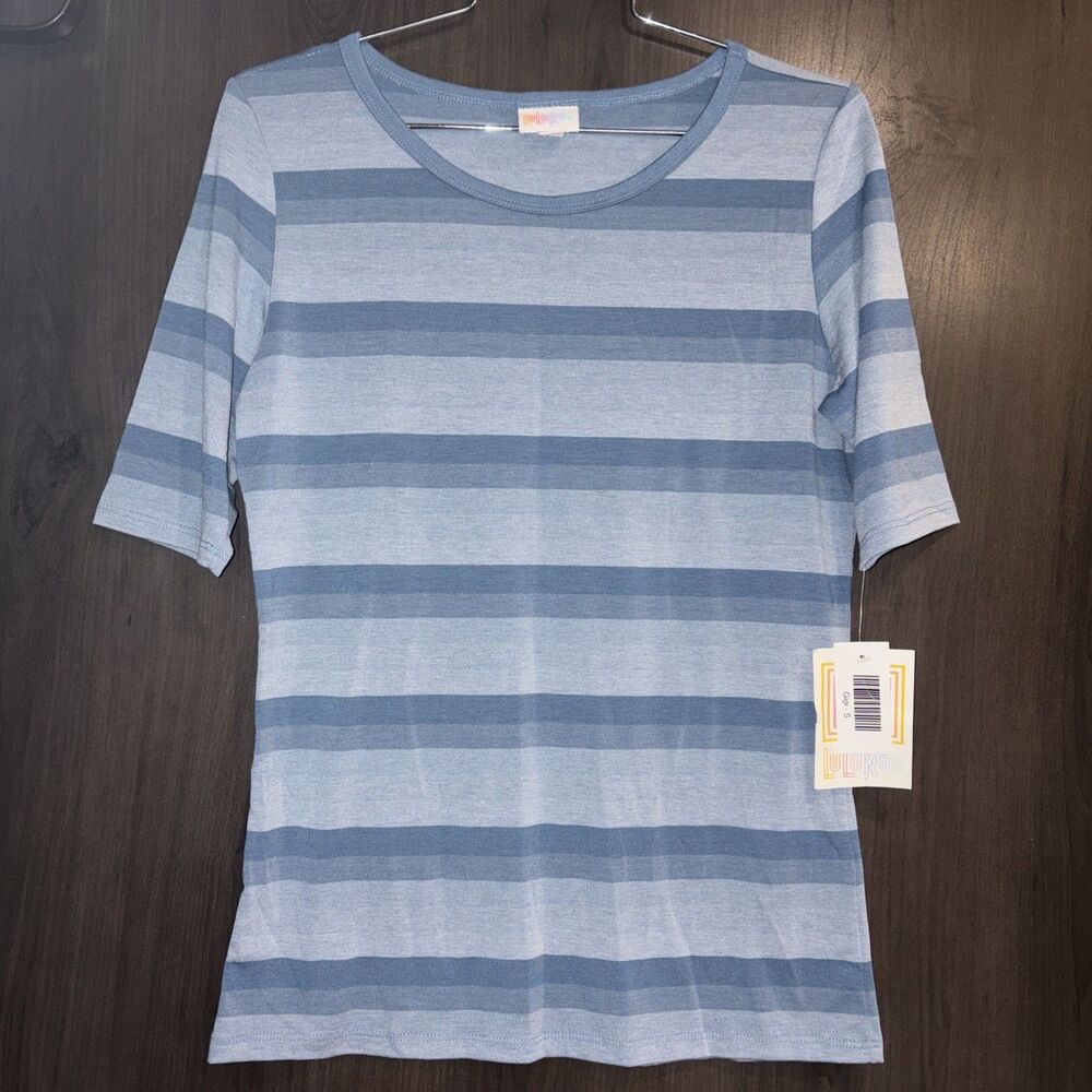 lularoe Gigi Small T-Shirt